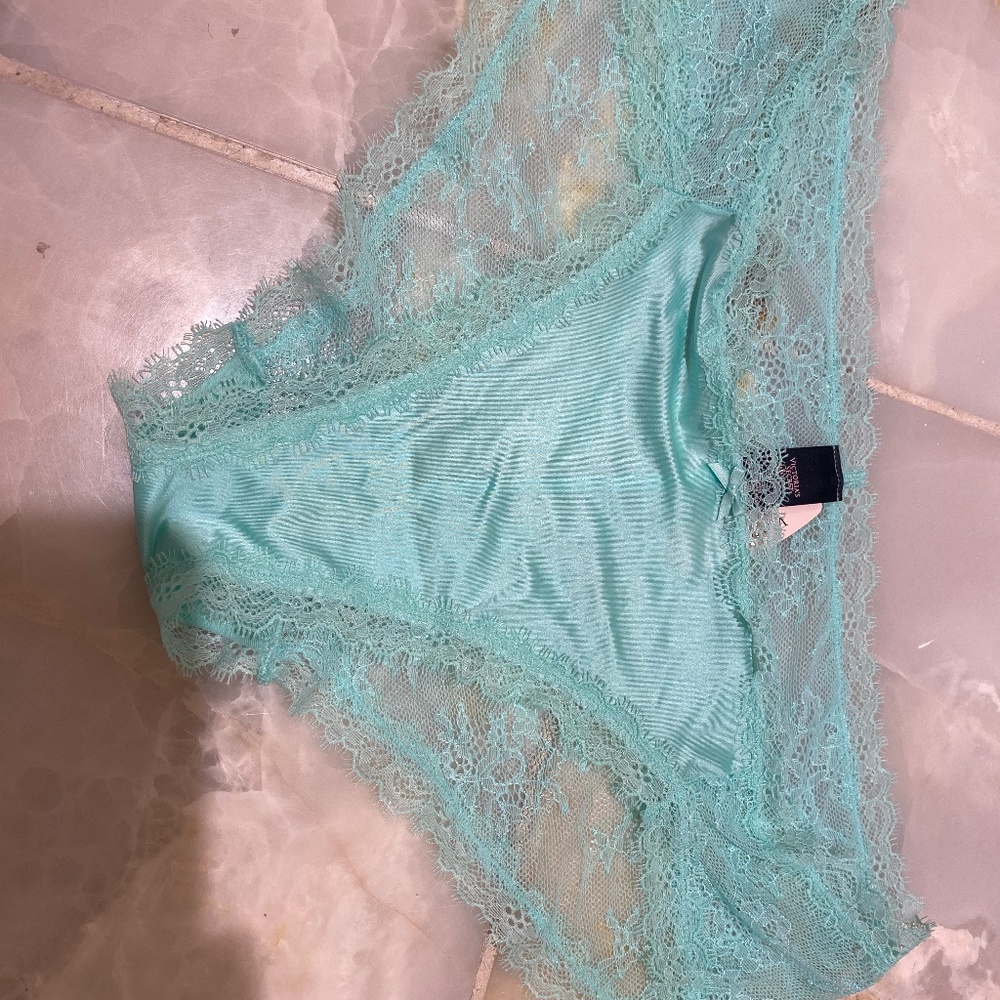 NEW Victoria secret green lace panty L